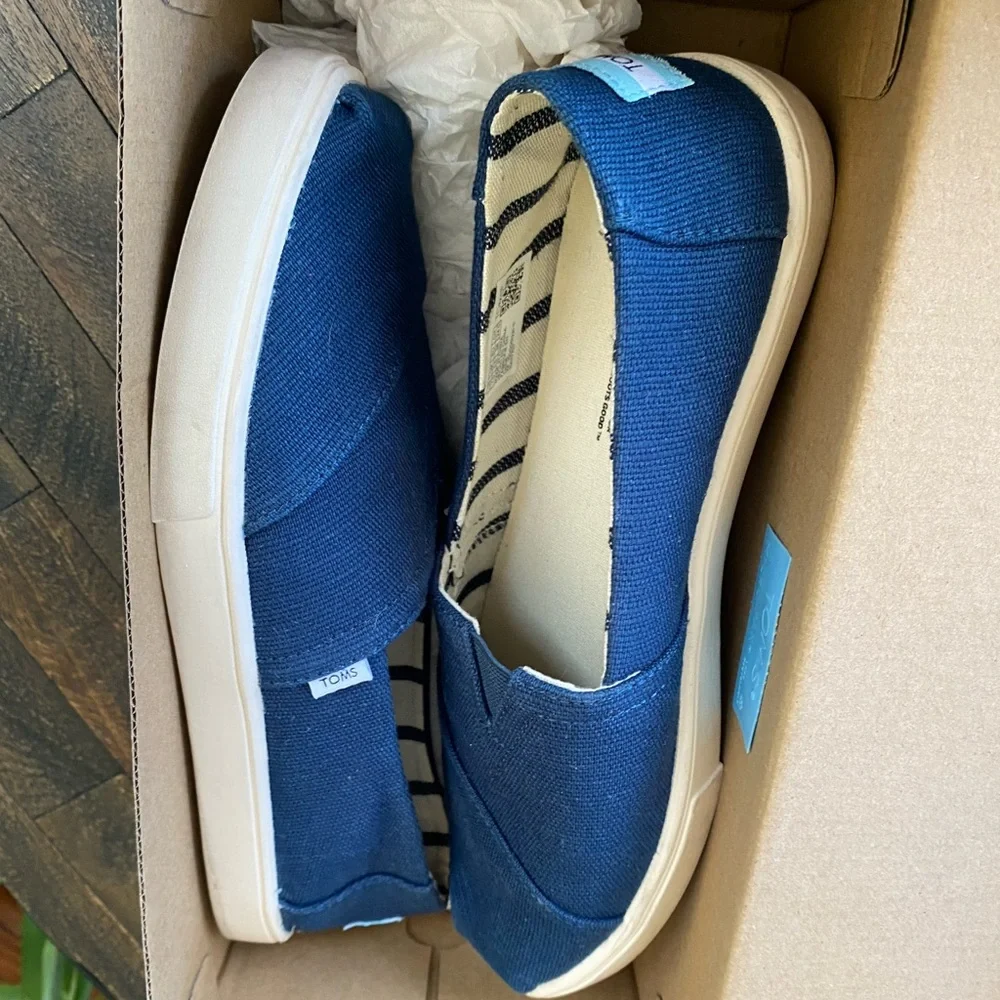 Toms Women's Blue Slip-On Loafers - Picture 3 of 5
